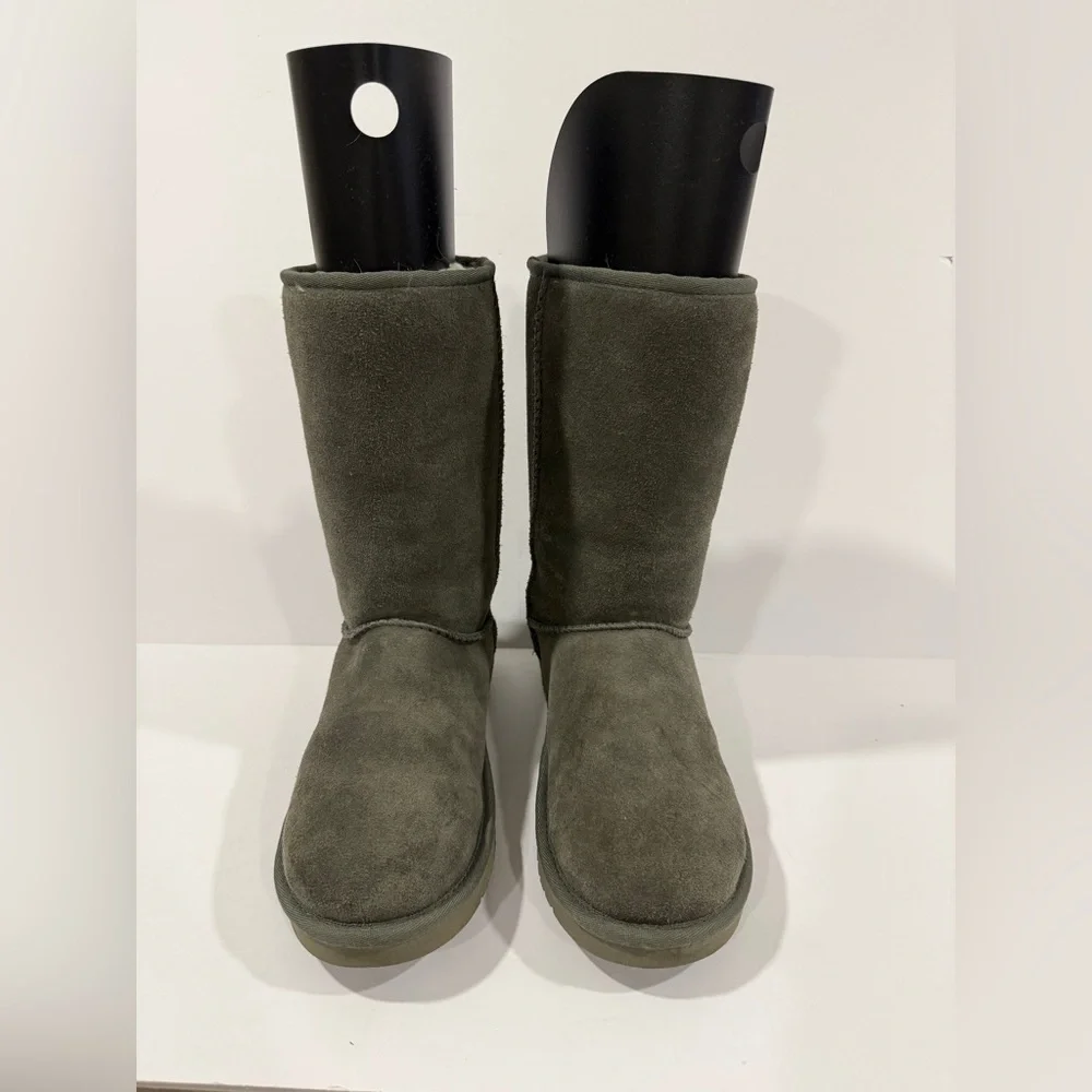 Koolaburra by UGG Tall Gray Shearling Boots Women’s 7 Classic Cozy Winter